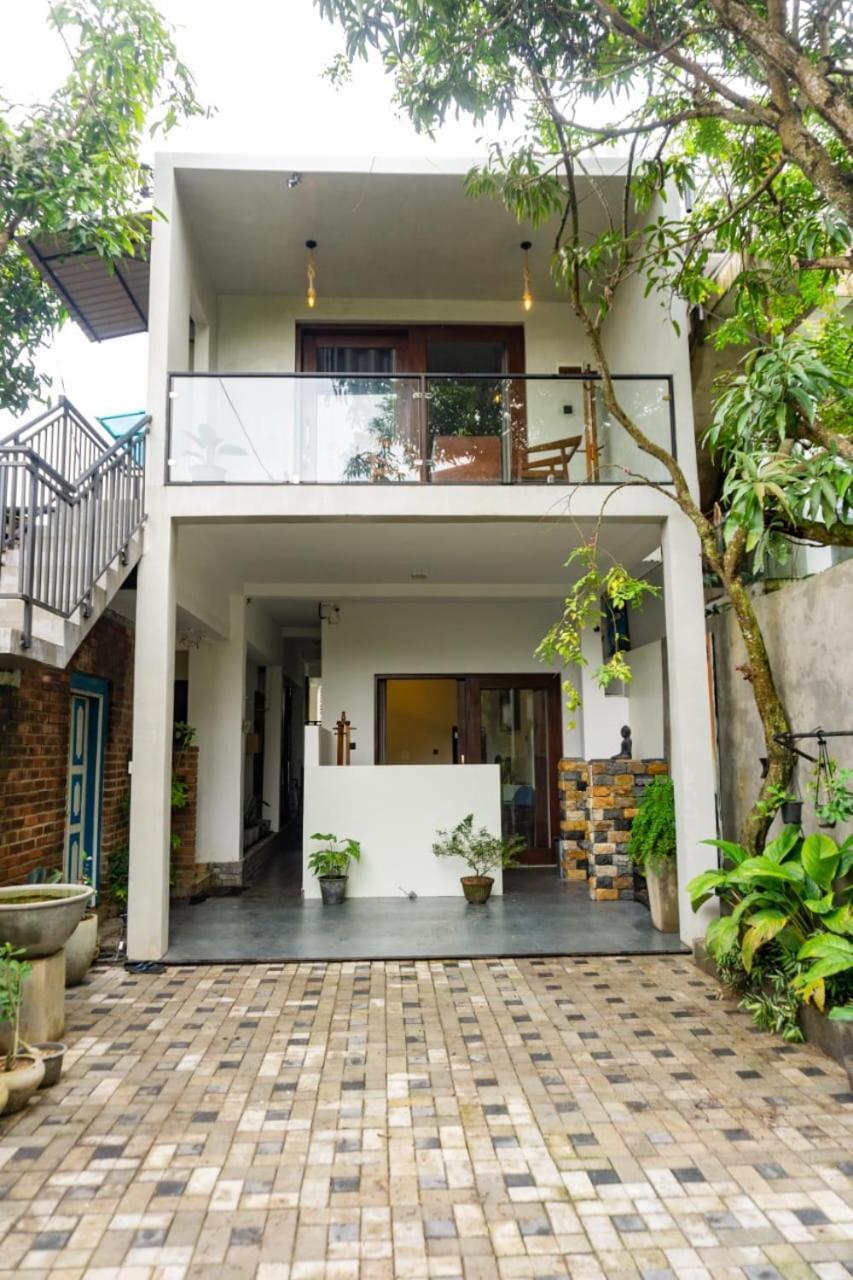 Surf Lavender Resort *